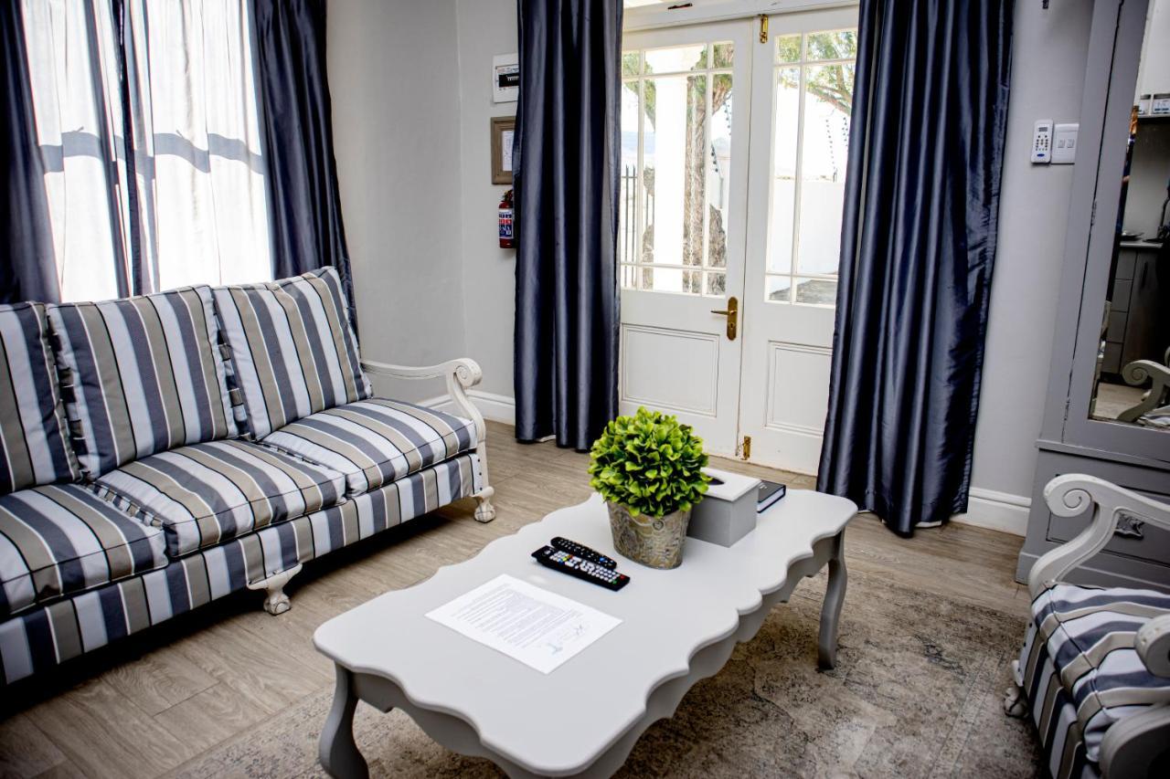 French Karoo Guesthouse โบฟอร์ตเวสต์ ภายนอก รูปภาพ