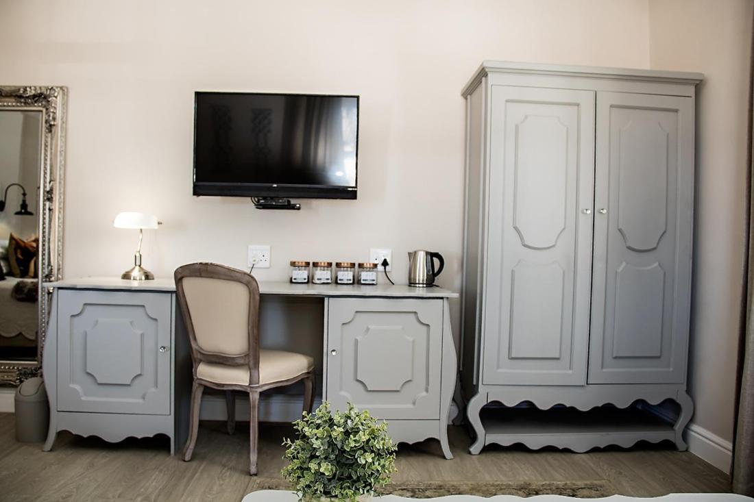 French Karoo Guesthouse โบฟอร์ตเวสต์ ภายนอก รูปภาพ