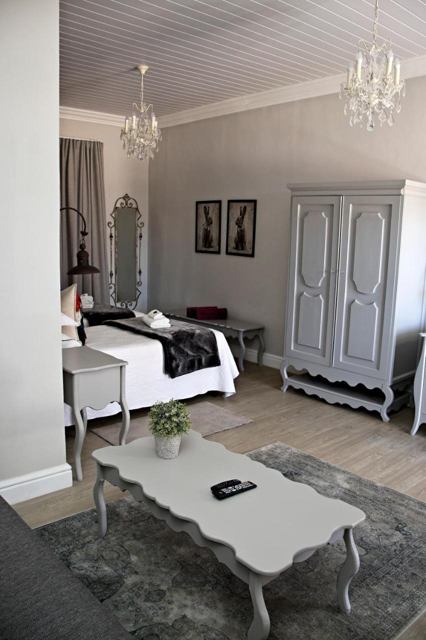 French Karoo Guesthouse โบฟอร์ตเวสต์ ภายนอก รูปภาพ