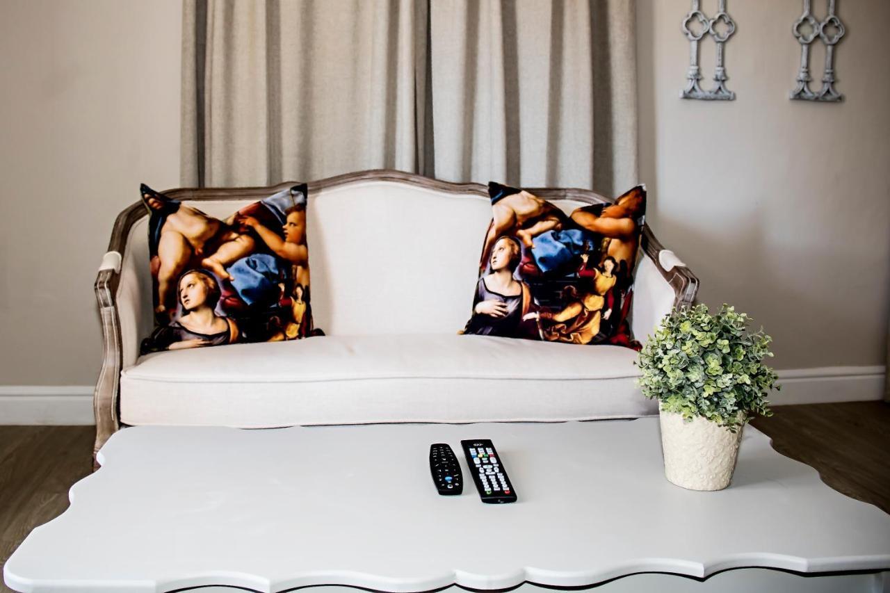 French Karoo Guesthouse โบฟอร์ตเวสต์ ภายนอก รูปภาพ