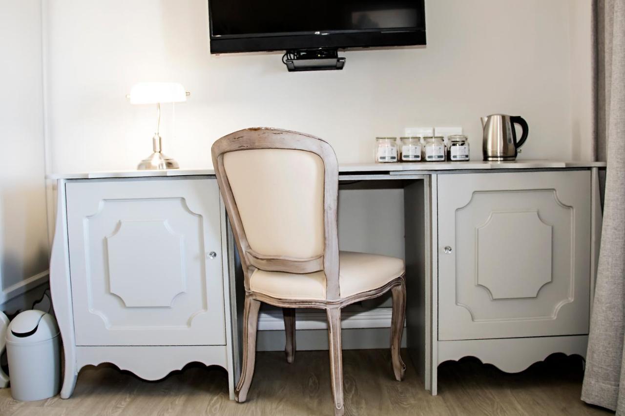 French Karoo Guesthouse โบฟอร์ตเวสต์ ภายนอก รูปภาพ