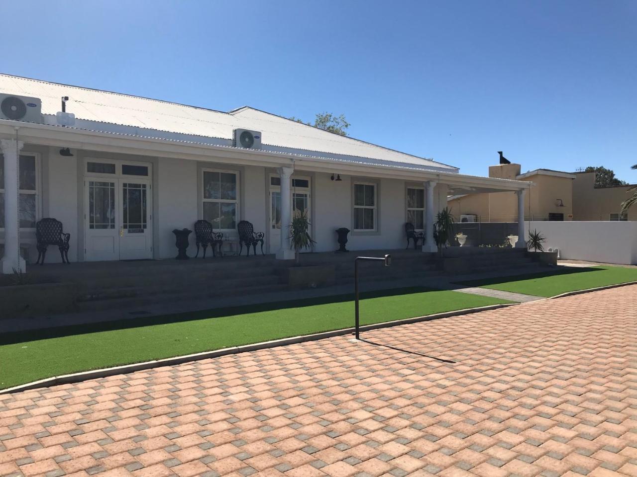 French Karoo Guesthouse โบฟอร์ตเวสต์ ภายนอก รูปภาพ