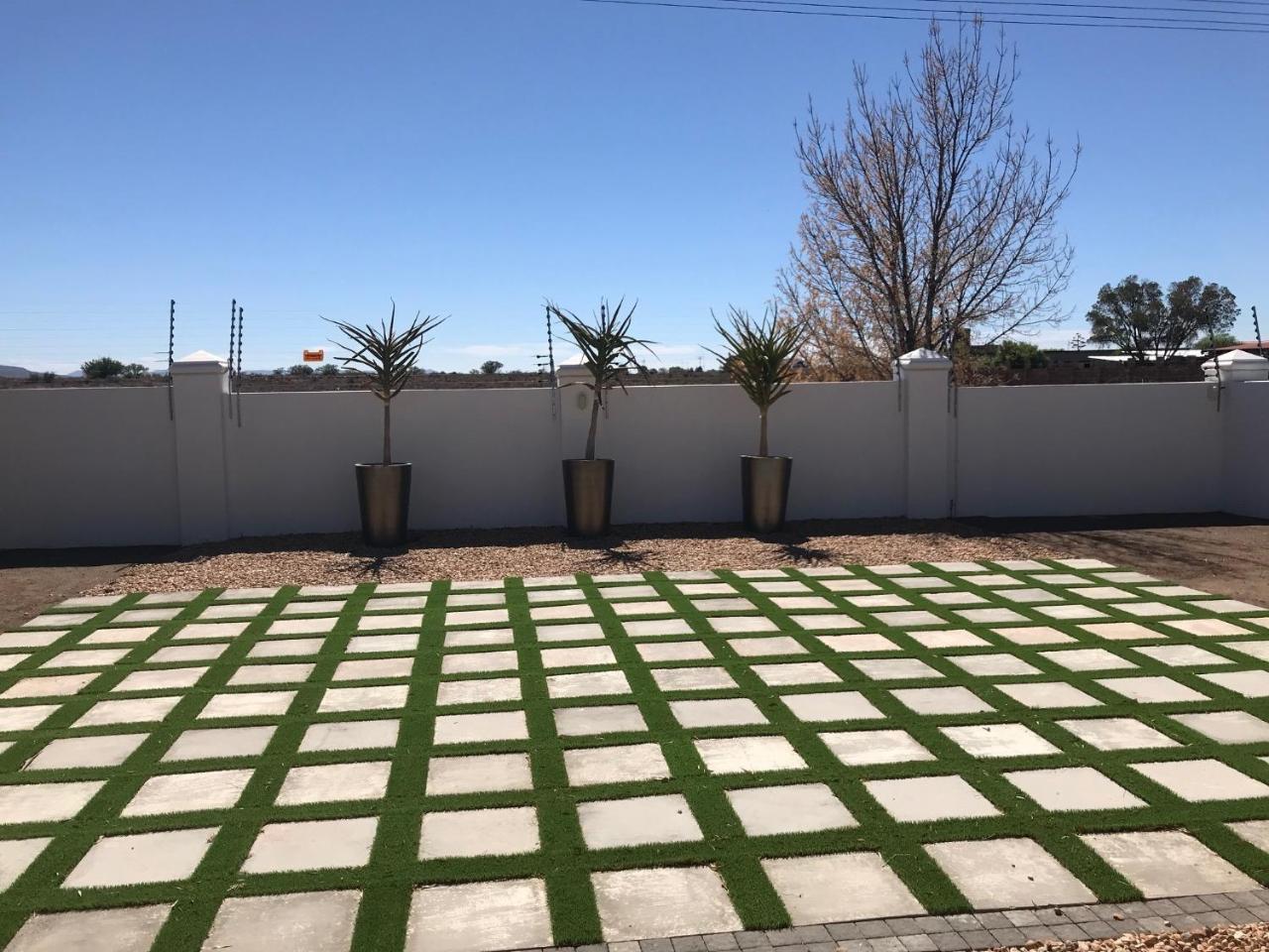 French Karoo Guesthouse โบฟอร์ตเวสต์ ภายนอก รูปภาพ